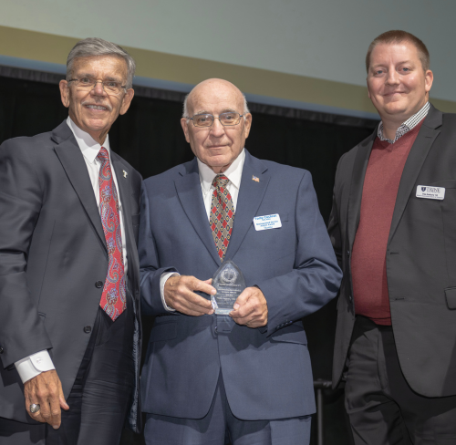 distinguished alumni award