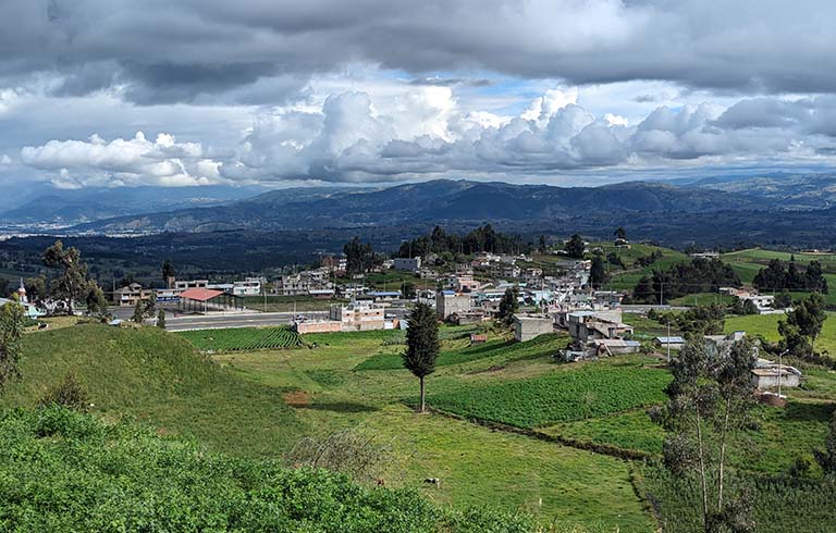 Tuntatacto, Ecuador